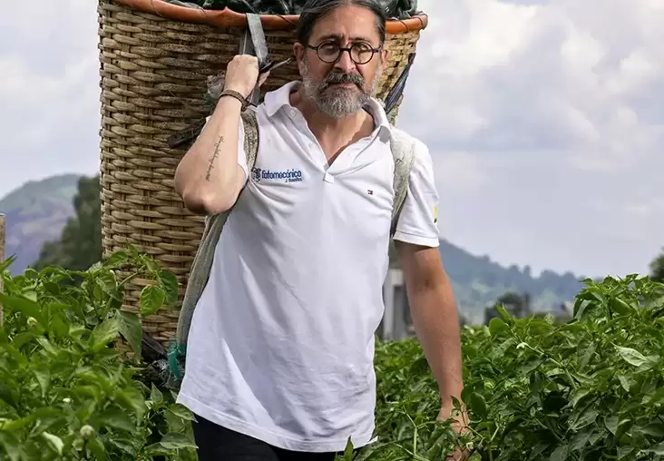 Organic farms avoid toxic inputs, improve soil health, grow clean, sustainable food that supports nature.